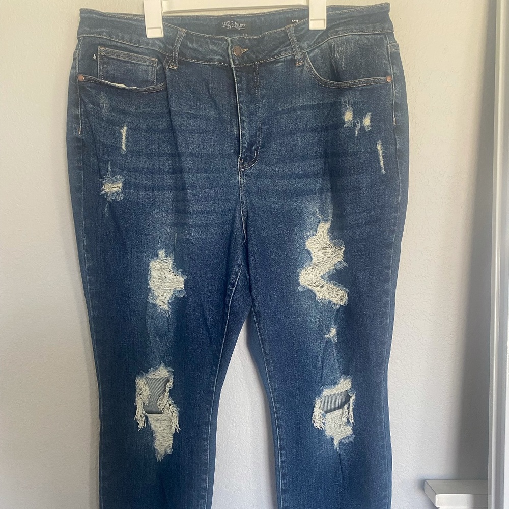 Judy Blue Destroyed Boyfriend Jeans